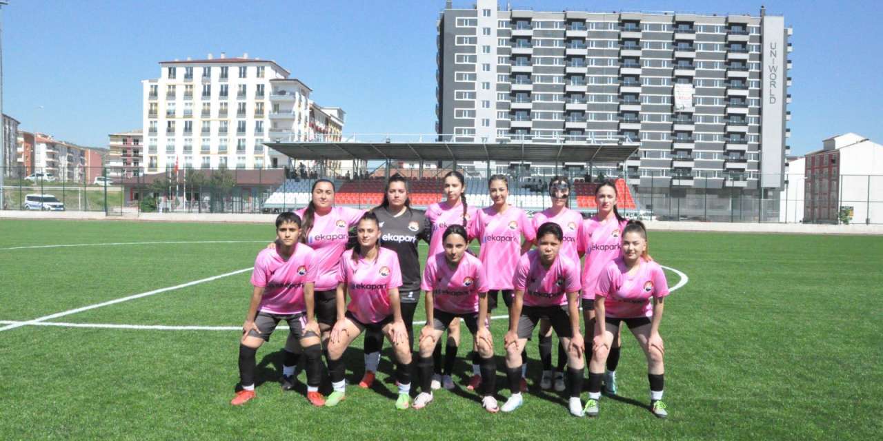 kayserili-kadin-futbolcular-kirikkale’de-sov-yapti:-tabeladaki-rakamlar-dikkat-cekti