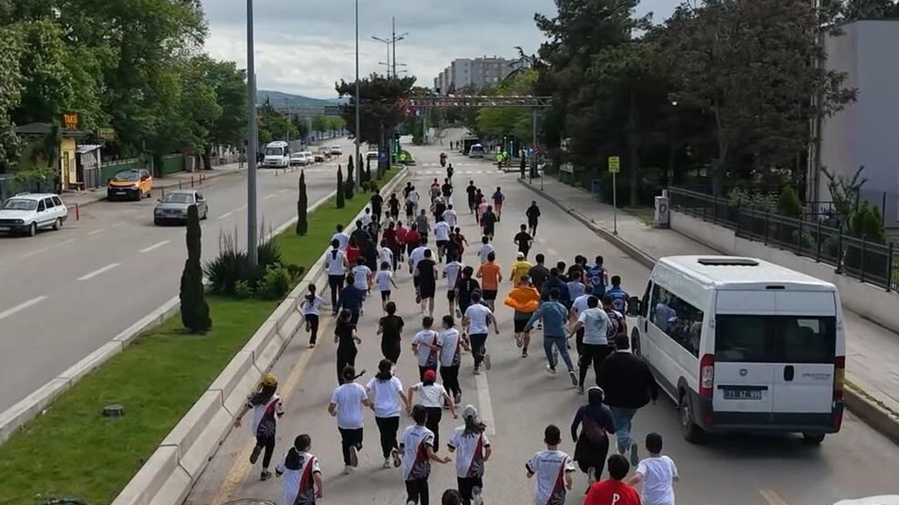 kirikkale’de-vatandaslar-halk-kosusunda-yaristi