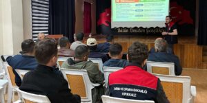 Üreticilere buzağı bakımı ve üreme verimliliği eğitimi