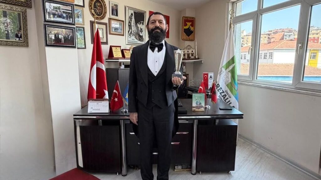 akif-manaf-uskup’te-odullendirildi