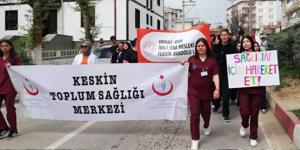 liseli-gencler-saglik-alaninda-farkindalik-olusturuyor