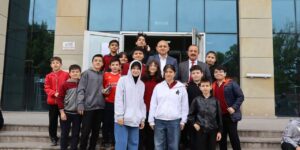Önce kermes sonra şenlik! Başkan Önal gençlerin enerjisine ortak oldu