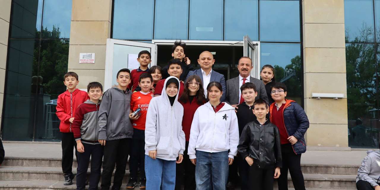 once-kermes-sonra-senlik!-baskan-onal-genclerin-enerjisine-ortak-oldu
