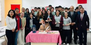 Liseli gençler Kaymakam Bozkır ile buluştu: Safahat’ın gençliğe mesajları konuşuldu