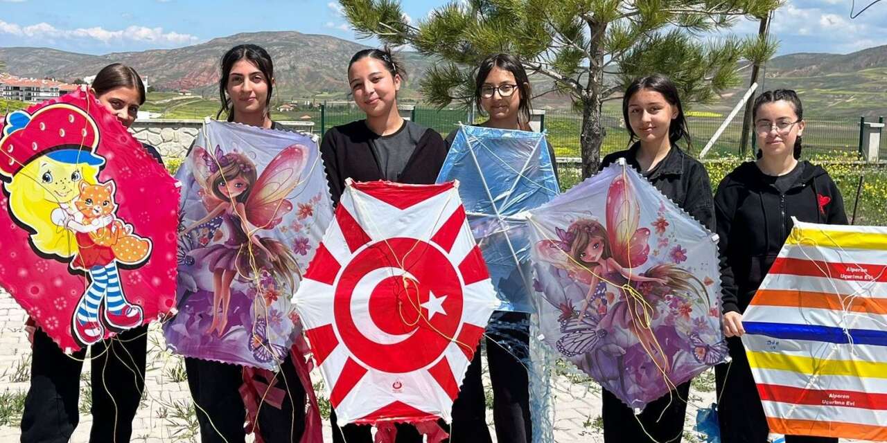 delice’de-liseli-ogrenciler-gokyuzunu-senlendirdi