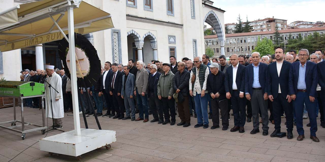 57-yil-dile-kolay!-kirikkale-adliyesinin-en-yasli-cinari-sonsuzluga-ugurlandi