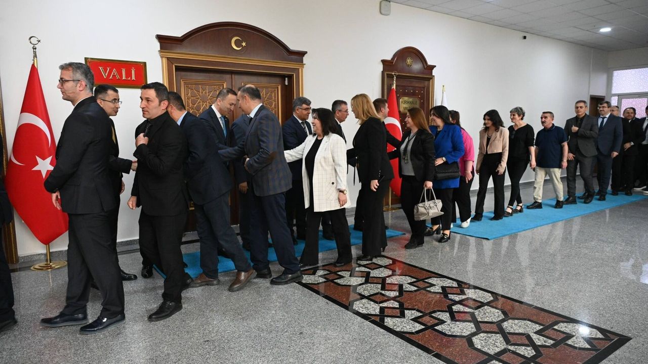 bayramin-manevi-iklimi-valilikte-yasandi