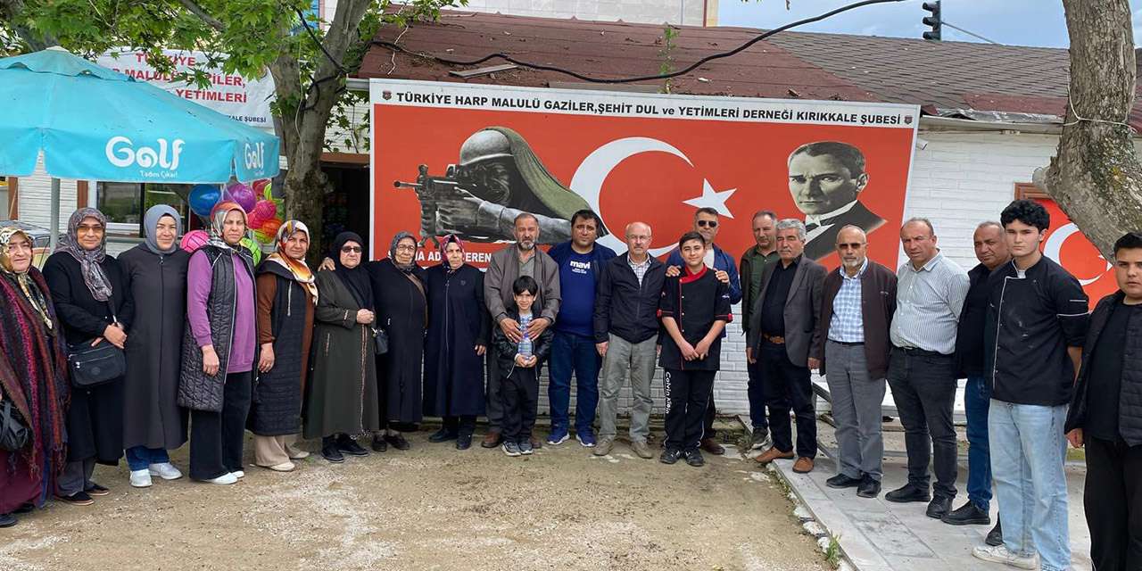 kirikkale’de-duygulandiran-ziyaret:-sehit-musa-saydam’in-adini-tasiyan-okuldan-anlamli-vefa!