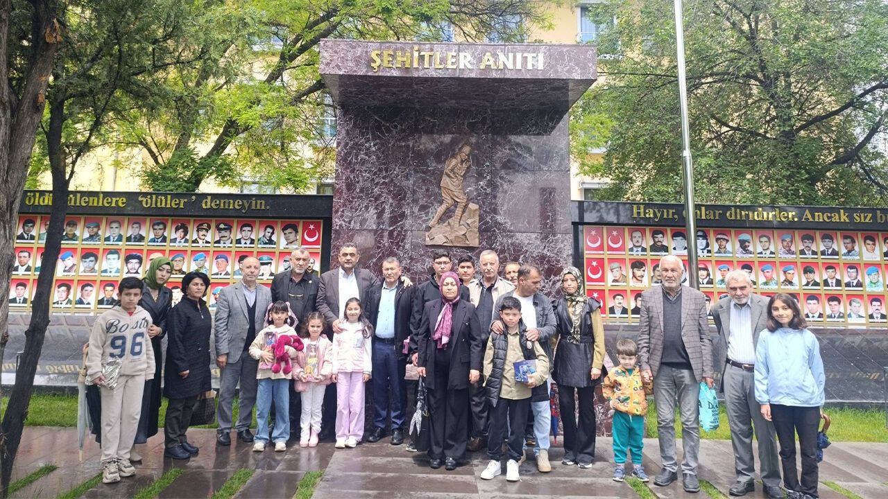 dede-torun-bulusmasinda-duygu-dolu-gun