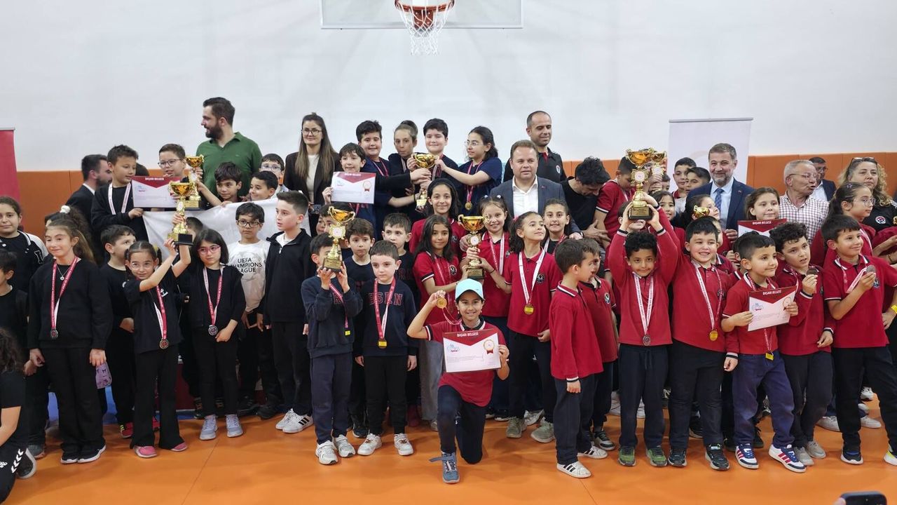 kirikkale’de-minik-satranccilar-kiyasiya-yaristi