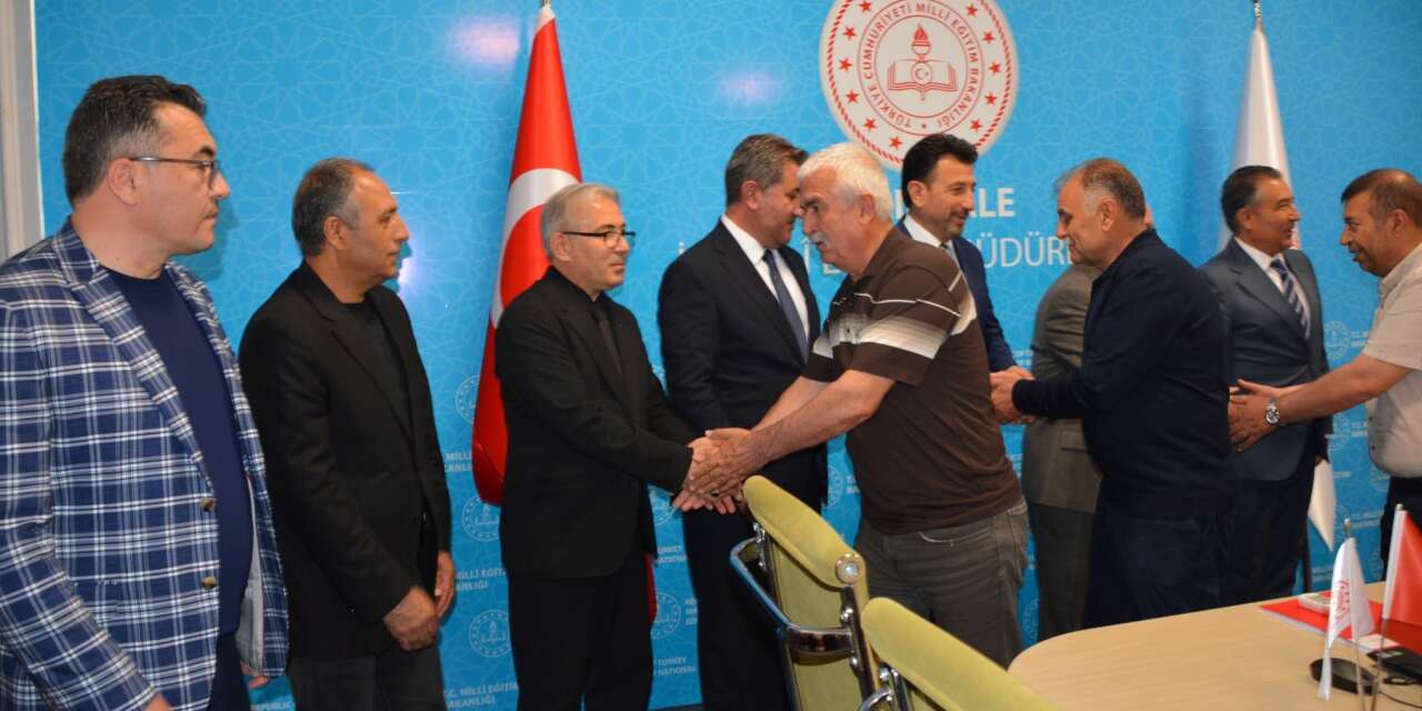 milli-egitim-mudurlugu’nde-bayram-coskusu