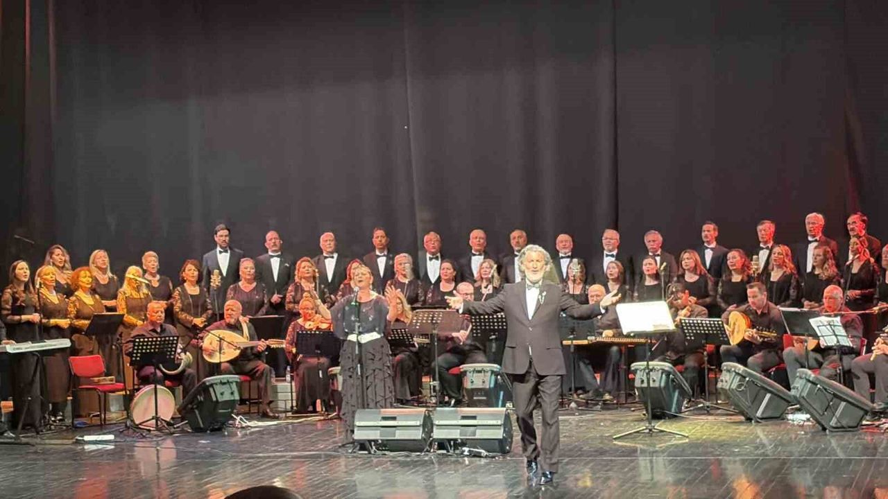 eskisehir’de-turk-sanat-muzigi-konseri-coskusu