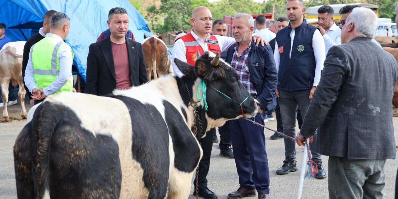 ahmet-onal,-kurban-pazarinda-besicileri-ziyaret-etti