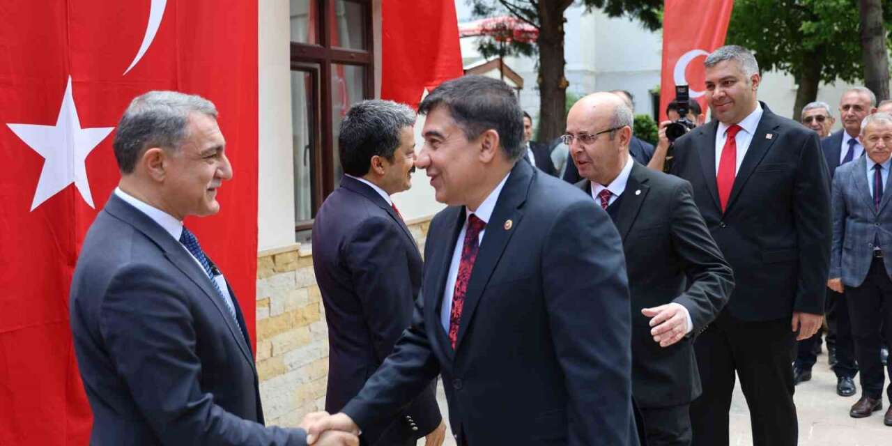 kirsehir’de-devlet-protokolu-bayramlasti