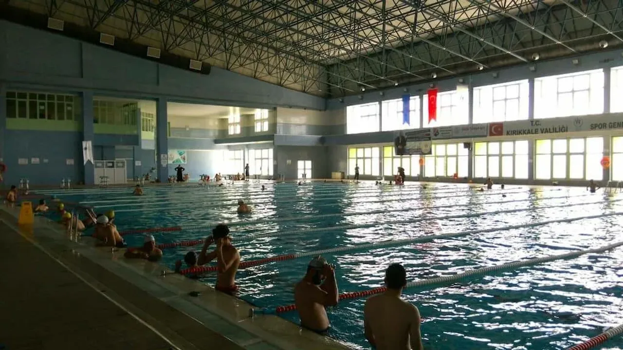 olimpik-yuzme-havuzuna-bayram-arasi