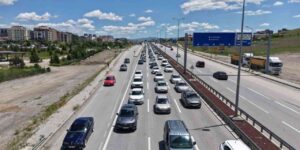 Tatilciler dönüş yolunda: 43 ilin bağlantı noktasında trafik yoğunluğu arttı