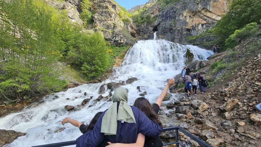 derebag-selalesi’nde-bayram-coskusu