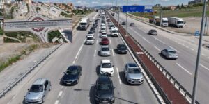 Tatilin son gününde dönüş yoğunluğu arttı: 43 ilin bağlantı noktası havadan görüntülendi