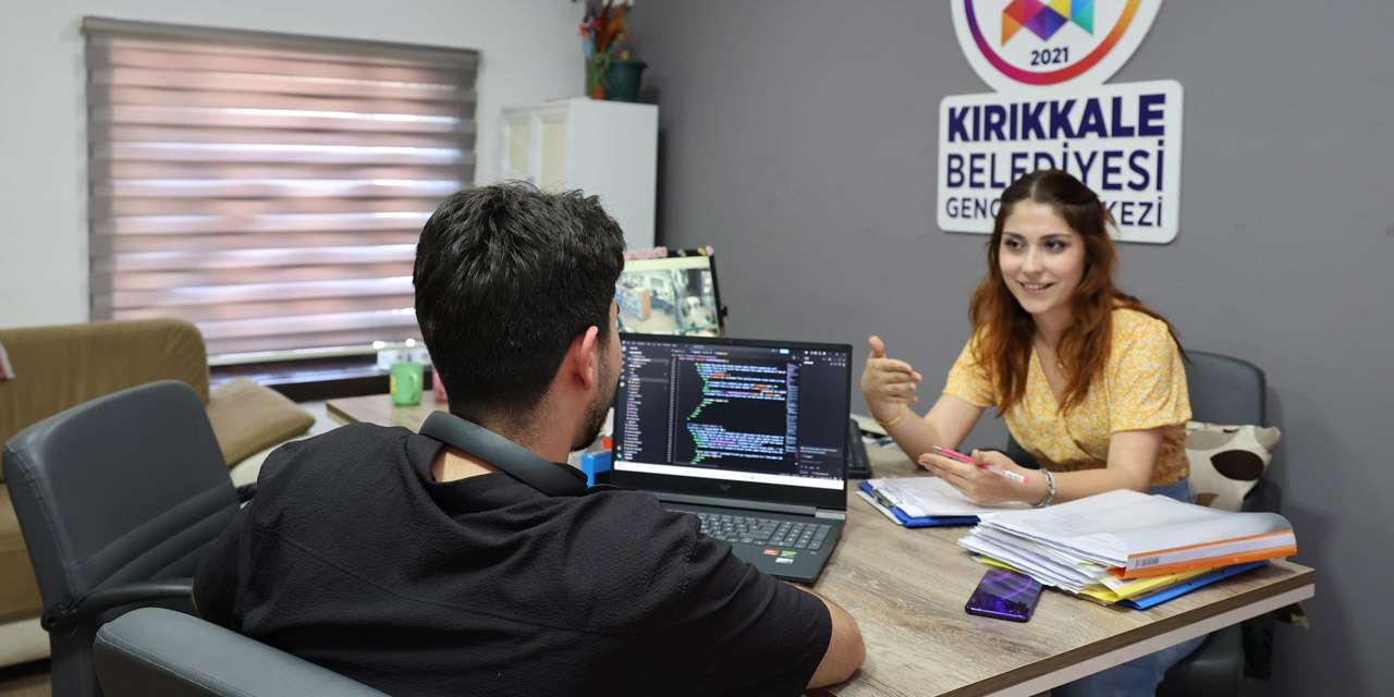 kirikkale-belediyesi-genclik-merkezi-dolup-tasiyor