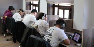 Sınava girecek öğrenciler bu merkezde hazırlanıyor