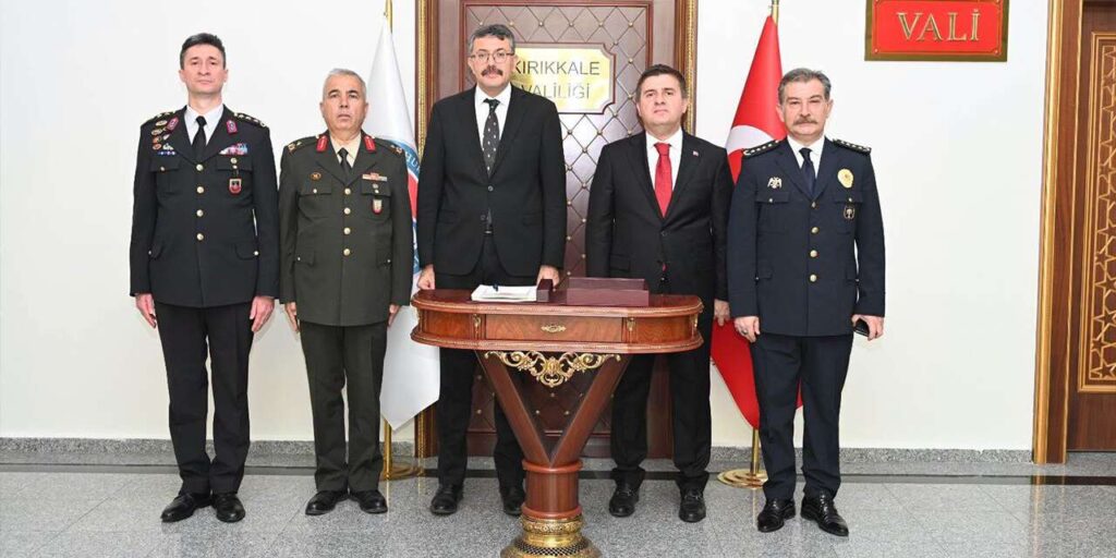 icisleri-bakan-yardimcisi-celik’ten-vali-sariibrahim’e-ziyaret
