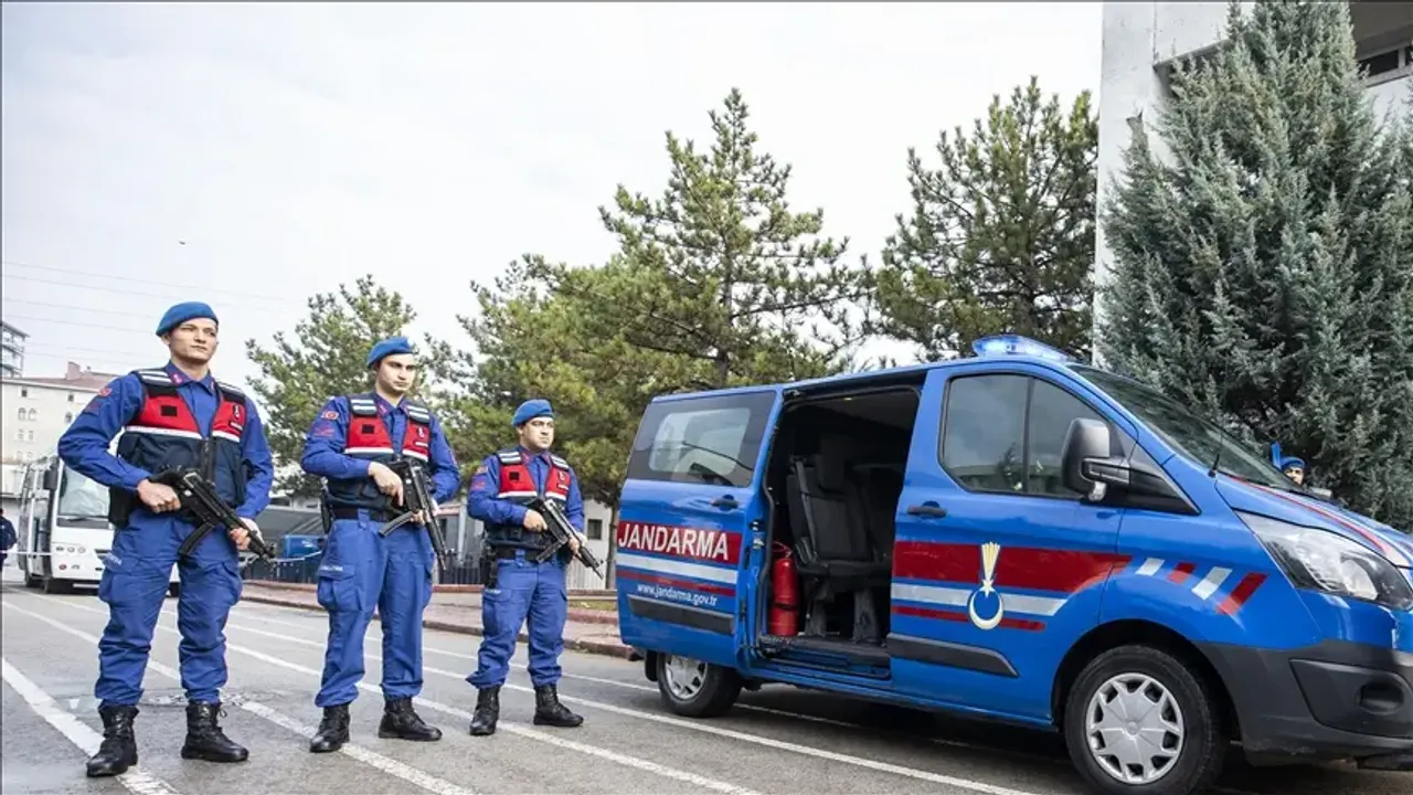 jandarma-teskilatinda-nobet-degisimi;-29-bin-353-personelin-atamasi-yapildi