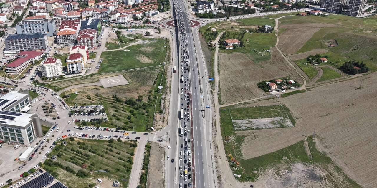 tatil-bitti,-yogunluk-bitmedi:-ekipler-gorev-basinda