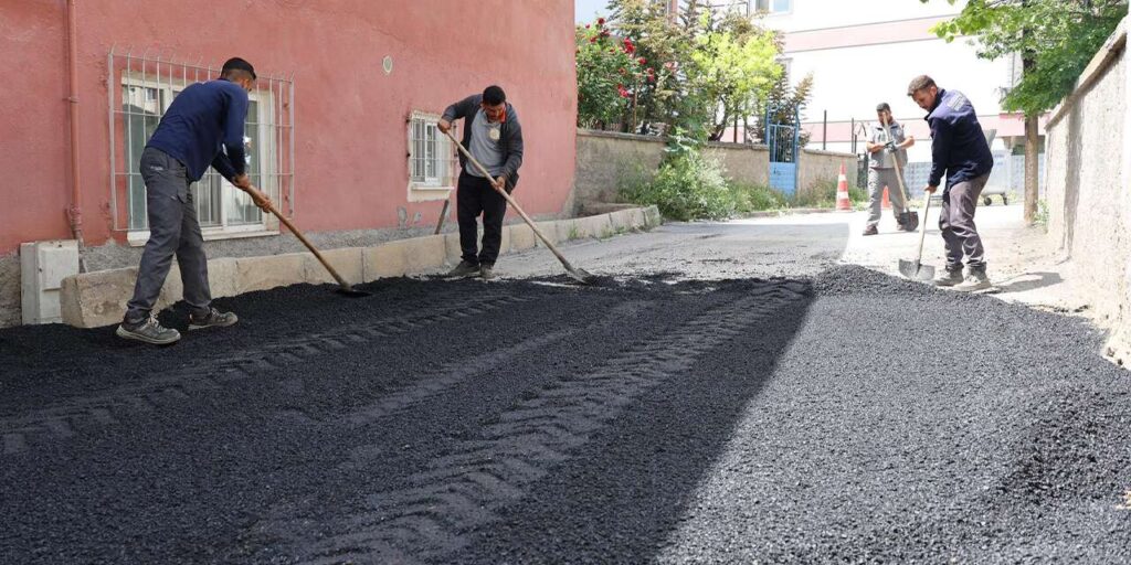 mahalle-yollari-asfalta-kavusuyor