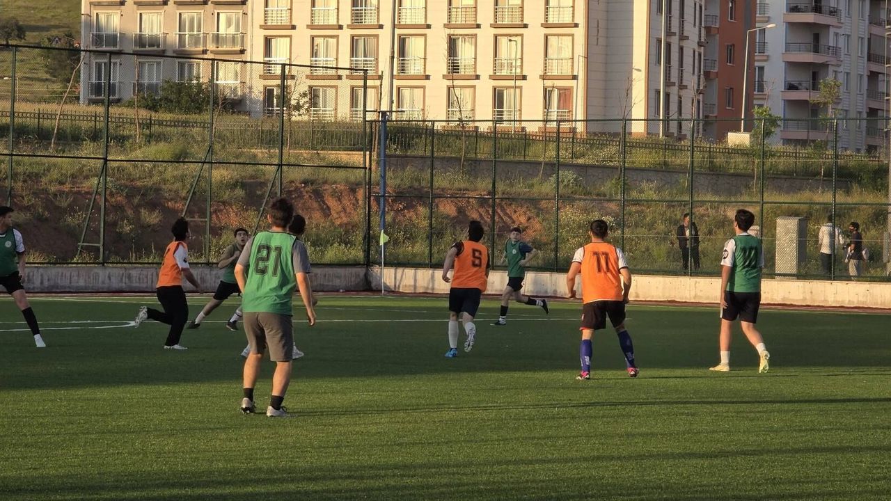 yurtlar-arasi-futbol-heyecani-yeniden-basladi