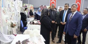 Güçlü kadın mottosuyla yıl sonu sergisi