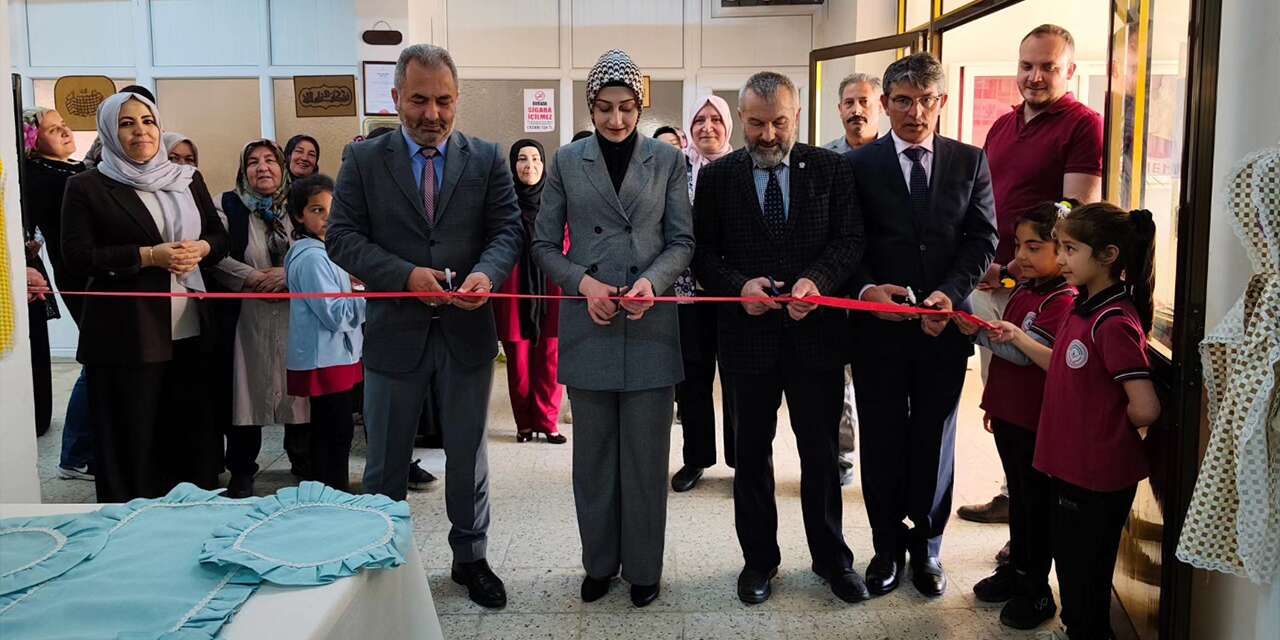 celebi’de-el-emegi-goz-nurlari-sergilendi