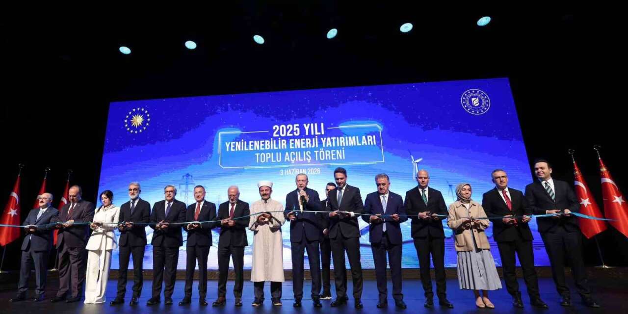 bakan-bayraktar:-“30-milyar-dolarlik-yatirimla,-30-bin-kilometre-uzunlugunda-elektrik-iletim-hatlari-insa-edecegiz”
