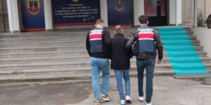 Kırıkkale’de jandarmadan kaçamadılar: Kesinleşmiş hapis cezası bulunan 2 şahıs tutuklandı