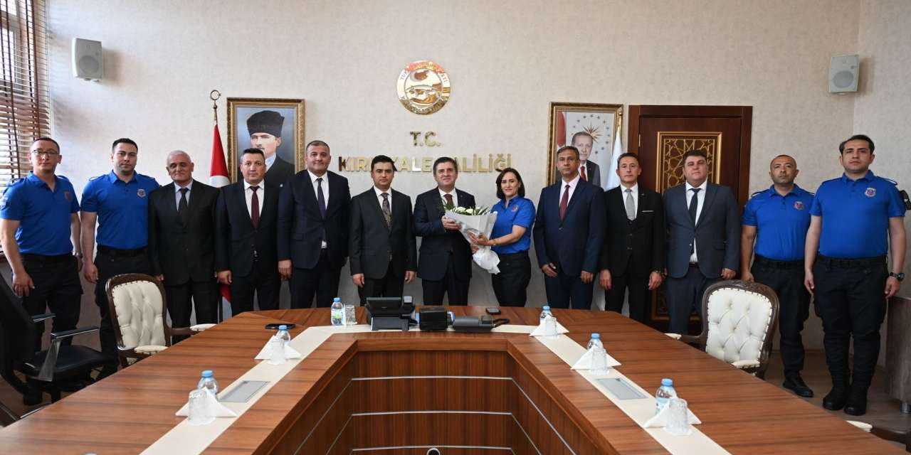 protokol-kapisi-bu-kez-onlar-icin-acildi!-kirikkale-valisi-sariibrahim-kapida-karsiladi