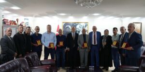 Kırıkkale Belediye Başkanı Önal mesai arkadaşlarını bu kez alkışlarla uğurladı!