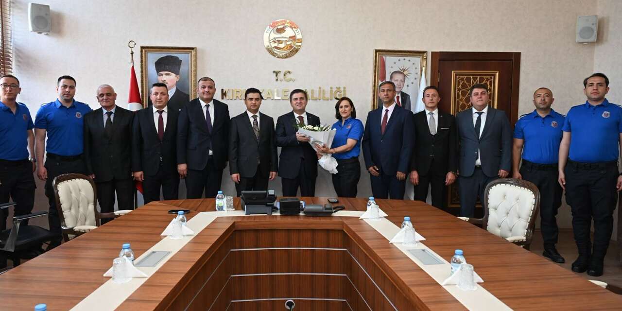 vali-sariibrahim-ceza-infaz-personelini-agirladi