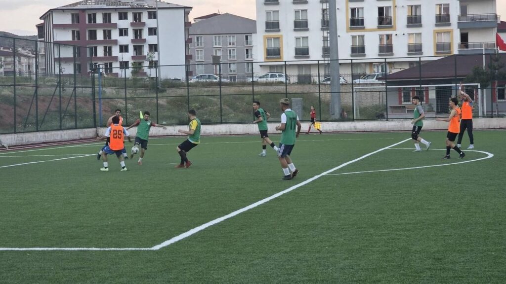 yenisehir-futbol-sahasi’nda-turnuva-heyecani