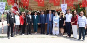 Liselilerin resim yeteneği herkesi büyüledi