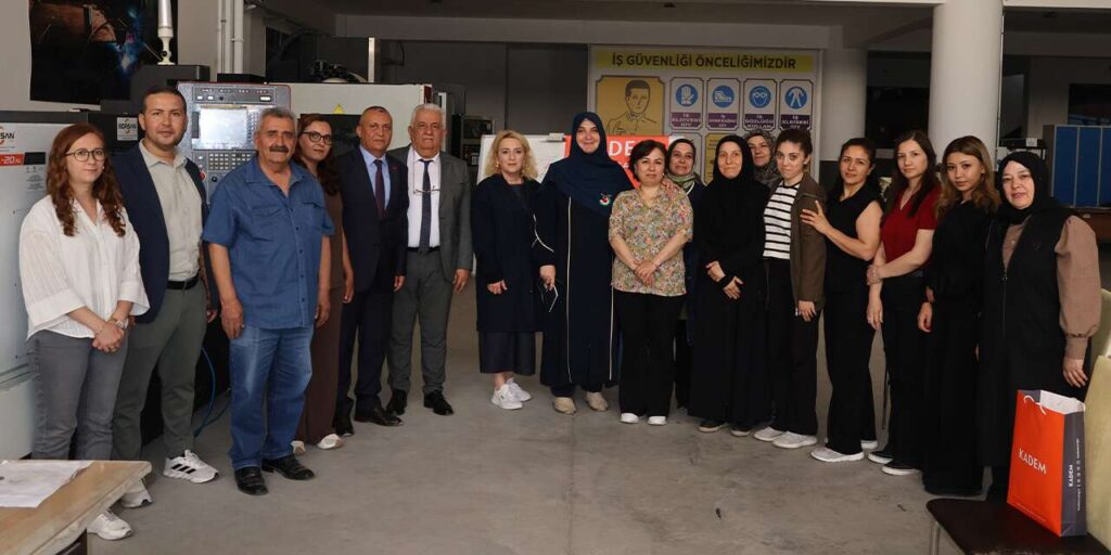 sanayide-kadin-eli:-her-meslekte-kadin-eli-projesi