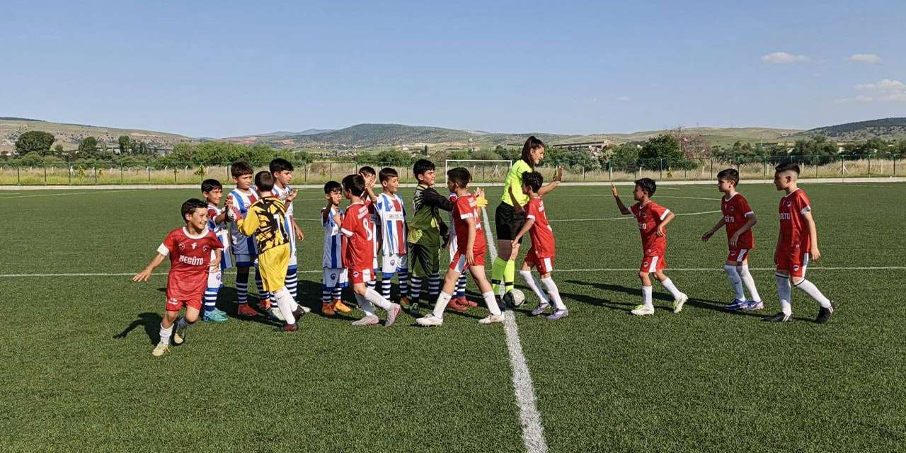 kirikkale’de-u11-futbol-heyecani:-gelecegin-yildizlari-bahsili’da-sahne-aliyor!
