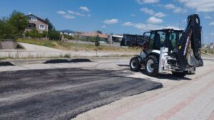 Yahşihan’da Sıcak Asfalt Öncesi Yol Yama Çalışmaları Sürüyor