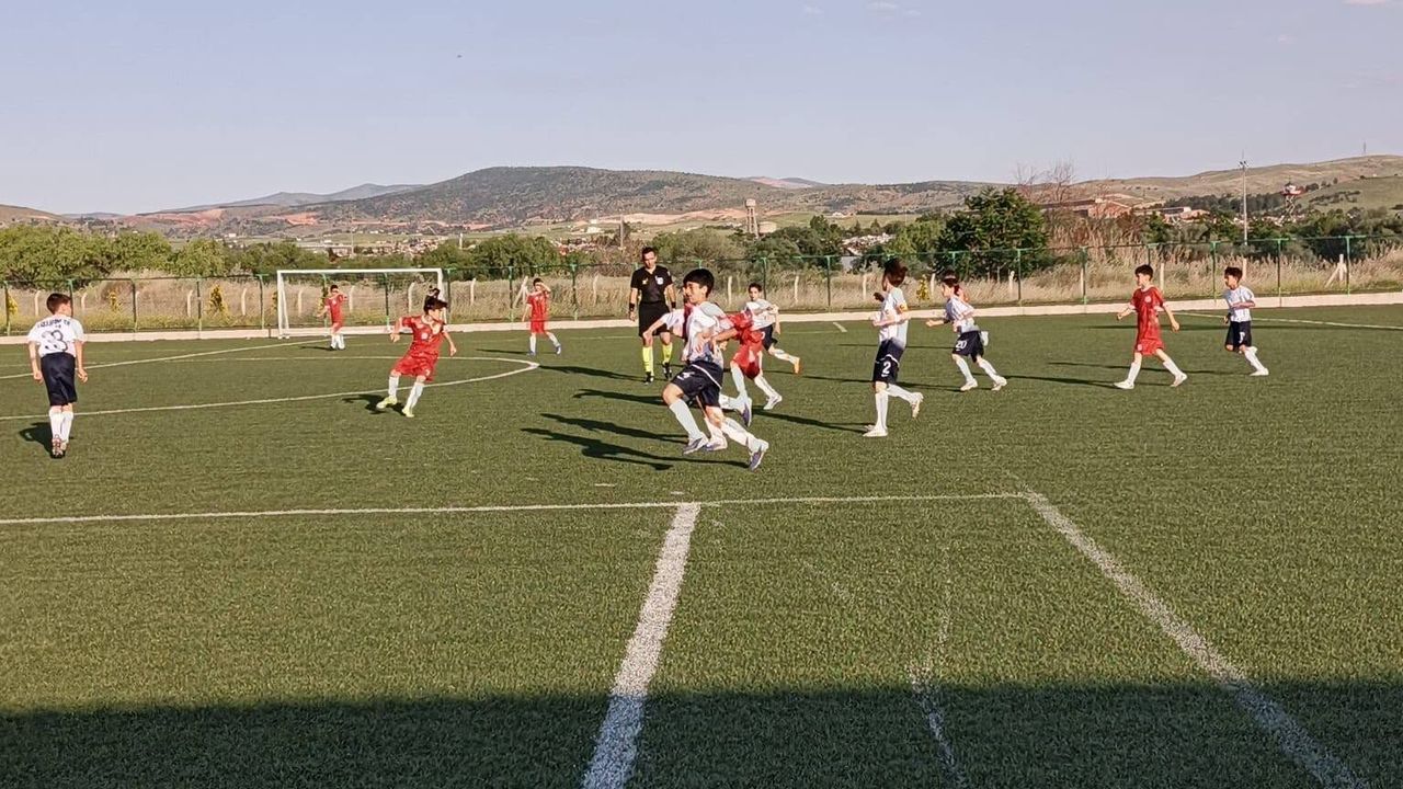 bahsili’da-u11-futbol-musabakalari-heyecani-suruyor