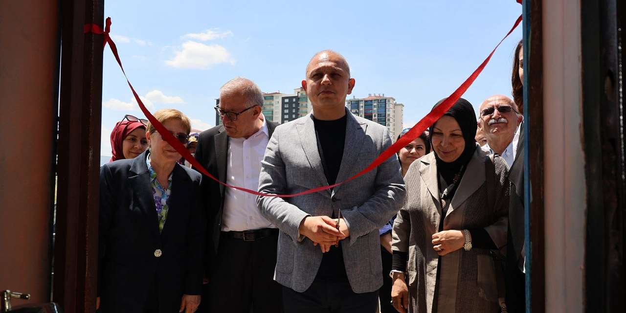 yil-boyunca-sabirla-urettiler:-kirikkale-belediye-baskani-onal’dan-sergi-tebrigi
