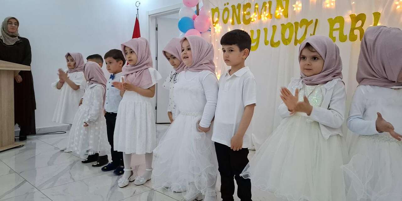 nokta-camii-4-6-yas-kur’an-kursu’nda-yil-sonu-coskusu