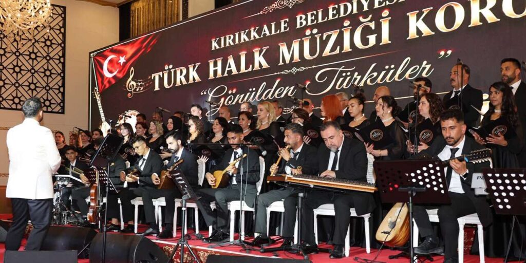 kirikkale’de-ilk-kez-sahne-aldilar:-usta-sanatcilara-tas-cikardilar