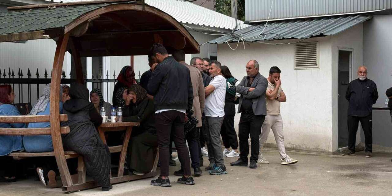 akraninin-bicaklayarak-oldurdugu-16-yasindaki-cocugun-babasi-feryat-etti