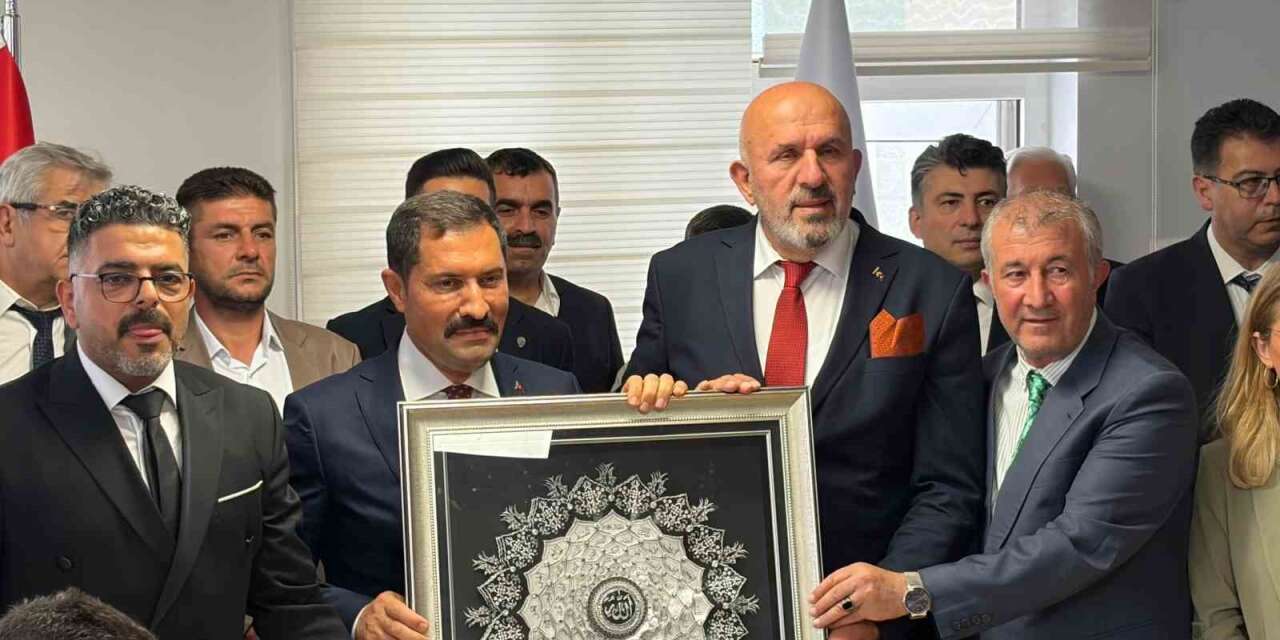 hatay-valisi-mustafa-masatli’ya-“yilin-valisi”-odulu-verildi