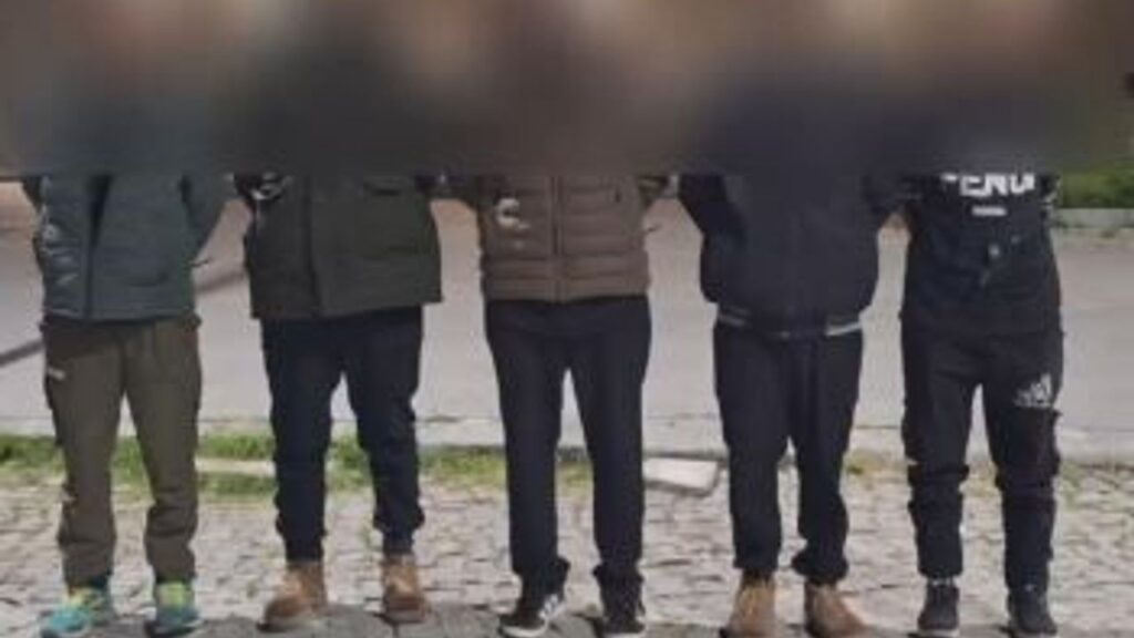 sivas’ta-8-duzensiz-gocmen-yakalandi,-3-kisi-tutuklandi