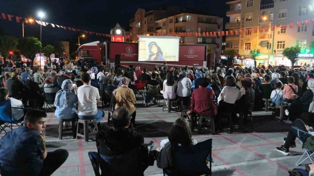 gezen-sinema-tiri,-karamanlilarla-bulustu