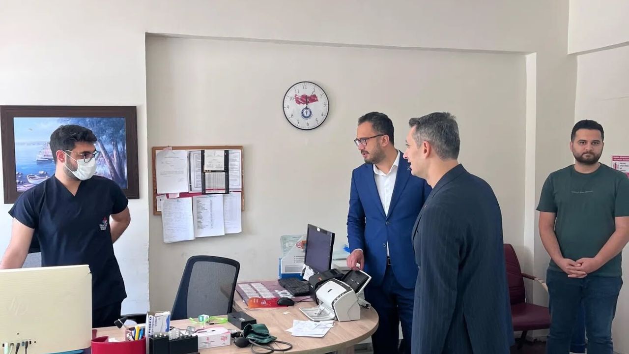 kaymakam-kayaturk-saglik-calisanlariyla-bulustu